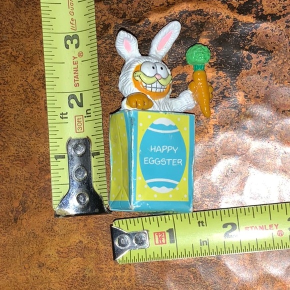 Garfield Happy Eggster Easter Pin Brooch 1981 Collectible Kitsch - Picture 10 of 10
